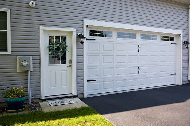 24/7 Emergency Garage Door Panel Replacement experts in Monroe County County, IN